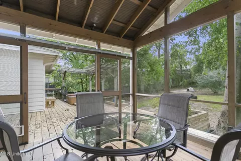 Exterior - 1024 Pinehurst St, Jackson, MS 39202 photo 5 of 8