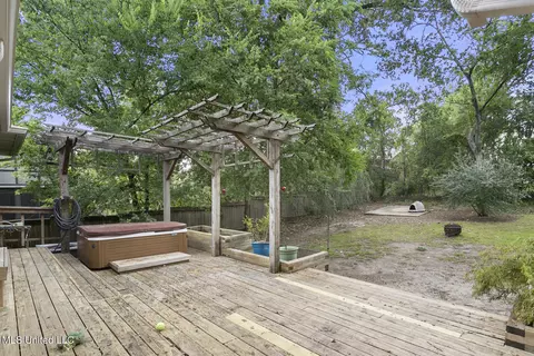 Exterior - 1024 Pinehurst St, Jackson, MS 39202 photo 6 of 8