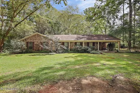 493 Gill Rd, Brandon, MS 39042