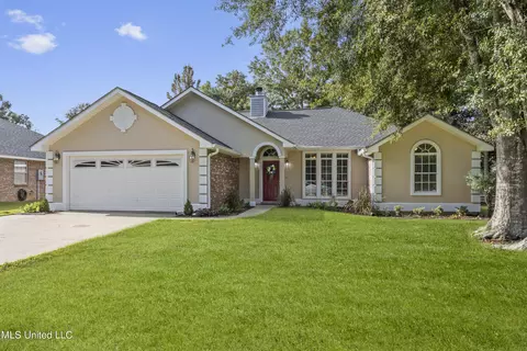 8825 Marina Ave, Ocean Springs, MS 39564