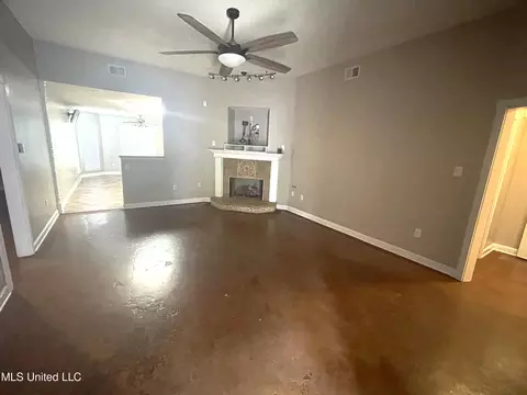 Living - 807 Cedar Trace Cir, Hernando, MS 38632 photo 1 of 5