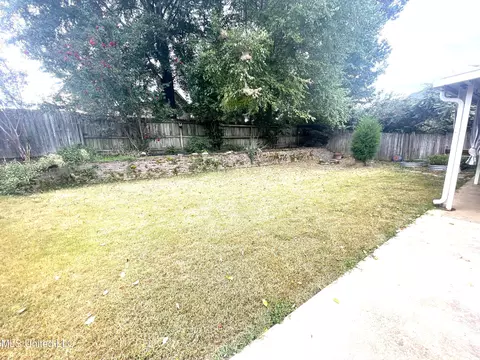 Exterior - 807 Cedar Trace Cir, Hernando, MS 38632 photo 3 of 3