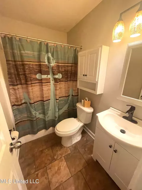 Bath - 807 Cedar Trace Cir, Hernando, MS 38632 photo 1 of 7