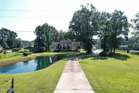 Other - 4925 Cherry Tree Dr, Olive Branch, MS 38654 photo 10 of 13