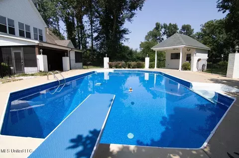 Exterior - 4925 Cherry Tree Dr, Olive Branch, MS 38654 photo 5 of 8