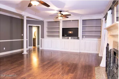 Living - 4925 Cherry Tree Dr, Olive Branch, MS 38654 photo 2 of 2