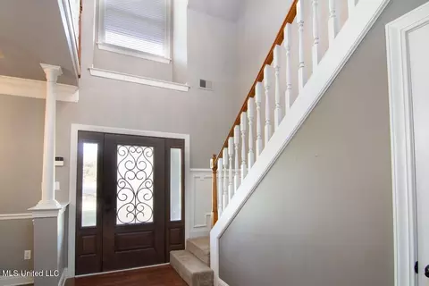 Entry Way - 4925 Cherry Tree Dr, Olive Branch, MS 38654 photo 1 of 1