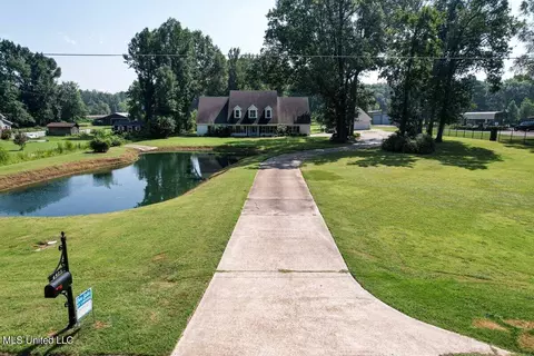 Other - 4925 Cherry Tree Dr, Olive Branch, MS 38654 photo 9 of 13