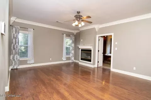 Living - 4925 Cherry Tree Dr, Olive Branch, MS 38654 photo 1 of 2