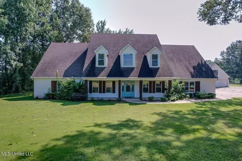 Exterior - 4925 Cherry Tree Dr, Olive Branch, MS 38654 photo 7 of 8