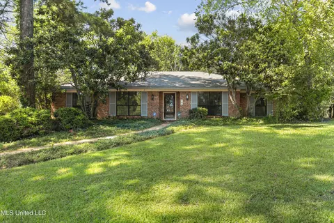 104 Bent Oak Cv, Clinton, MS 39056