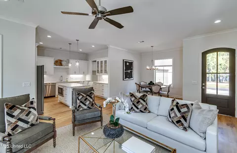 Living - 170 Hampton Rdg, Madison, MS 39110 photo 4 of 4