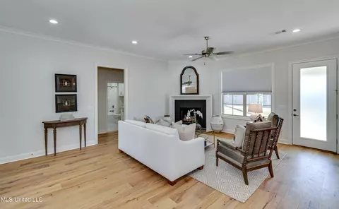 Living - 170 Hampton Rdg, Madison, MS 39110 photo 1 of 4