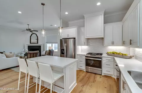 Kitchen - 170 Hampton Rdg, Madison, MS 39110 photo 6 of 7