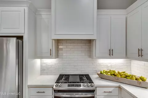 Kitchen - 170 Hampton Rdg, Madison, MS 39110 photo 5 of 7