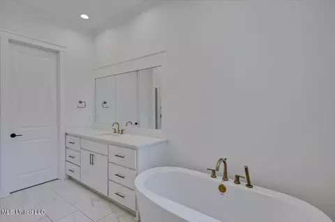 Bath - 1325 Jasmine Way, Flowood, MS 39232 photo 1 of 9