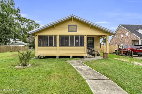 412 Easterbrook St, Bay Saint Louis, MS 39520