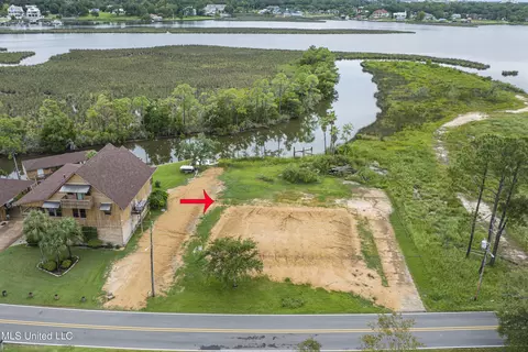 5637 Shore Dr, Ocean Springs, MS 39564