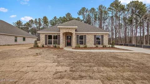 410 Piney Dr, Pearl, MS 39208