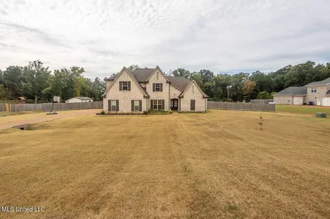 12719 Pebble Ridge Dr, Byhalia, MS 38611