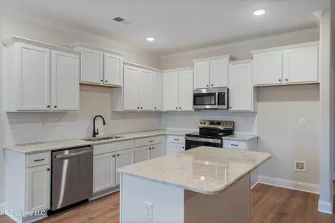 673 Wells Dr, Hernando, MS 38632 photo 9