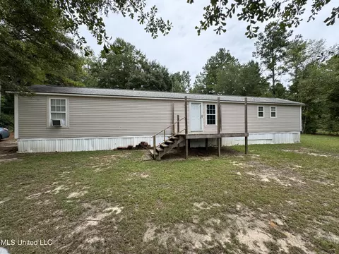 120 Spruce Pine Dr, Lucedale, MS 39452