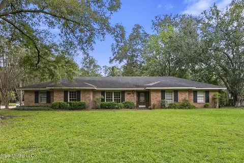 2344 Twin Lakes Cir, Jackson, MS 39211