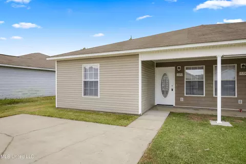 17292 Avondale Cir, Biloxi, MS 39532
