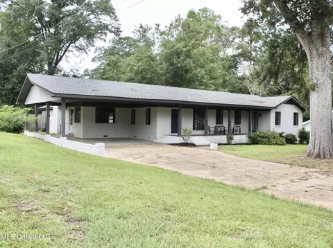 502 NW 2nd Ave, Magee, MS 39111