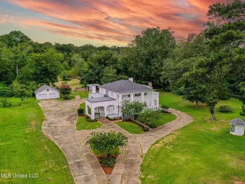 1001 N Jackson St, Brookhaven, MS 39601