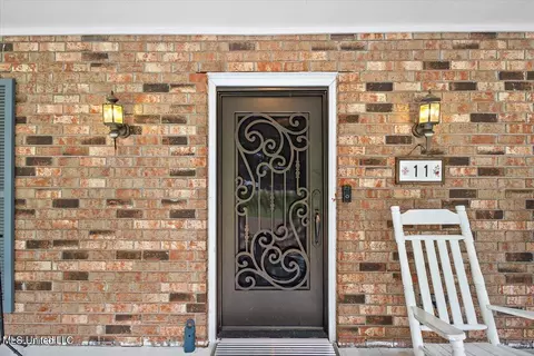 11 Rob Ln, Jackson, MS 39212 photo 2