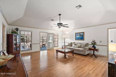 11 Rob Ln, Jackson, MS 39212 photo 8