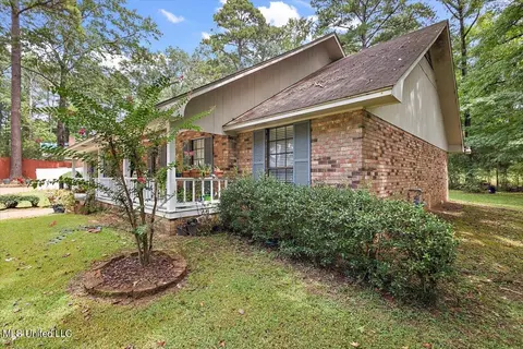 11 Rob Ln, Jackson, MS 39212 photo 3