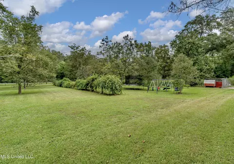 Exterior - 798 E Fourth Ave, Morton, MS 39117 photo 4 of 15