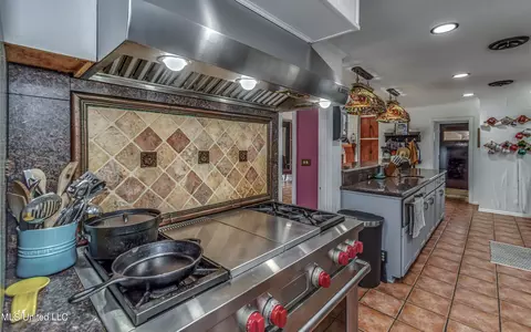 Kitchen - 798 E Fourth Ave, Morton, MS 39117 photo 4 of 5