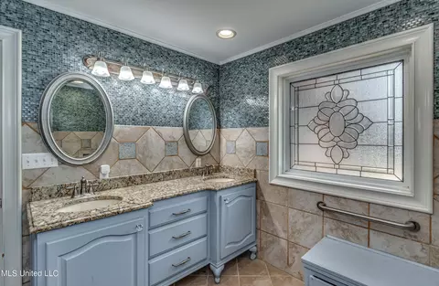Bath - 798 E Fourth Ave, Morton, MS 39117 photo 1 of 5