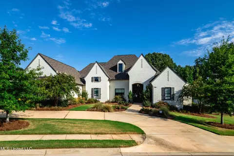 114 Herons Cir, Ridgeland, MS 39157