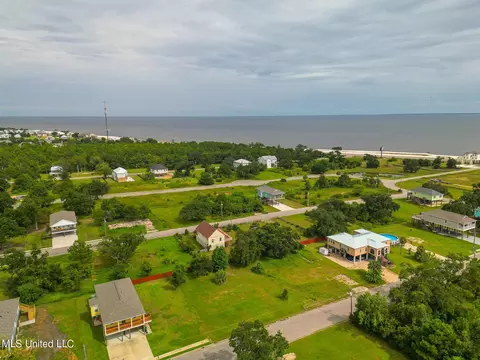110 Pitcher Pt, Long Beach, MS 39560 photo 5