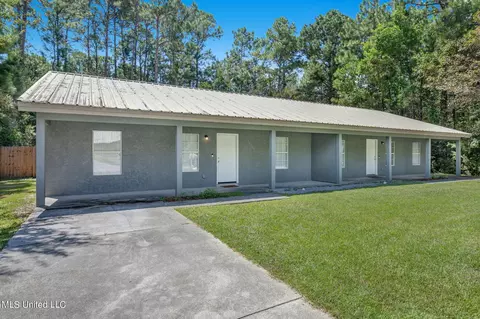 6209-6211 E Newton St, Bay Saint Louis, MS 39520