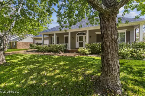 204 Azalea Cir, Madison, MS 39110