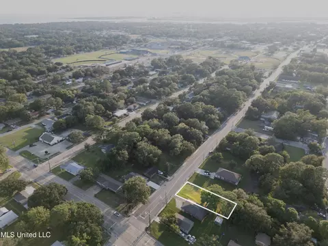 2321 Jackson Avenue Ave, Pascagoula, MS 39567