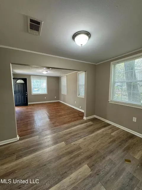 556 Robinhood Rd, Jackson, MS 39206 photo 5