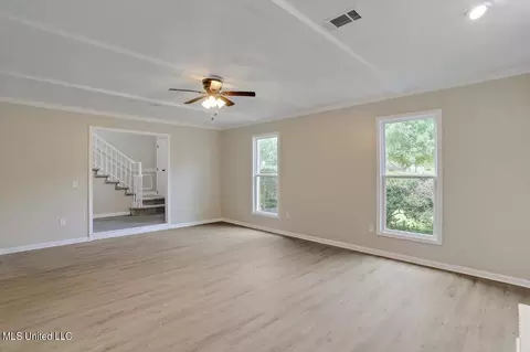 Living - 1724 Plantation Blvd, Jackson, MS 39211 photo 3 of 5