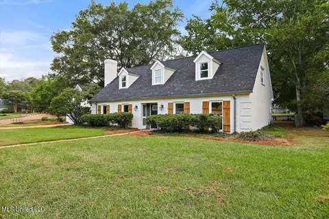 Exterior - 1724 Plantation Blvd, Jackson, MS 39211 photo 3 of 11