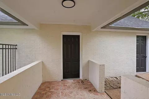 Exterior - 1724 Plantation Blvd, Jackson, MS 39211 photo 11 of 11
