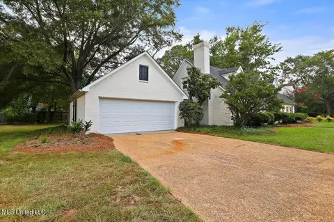 Exterior - 1724 Plantation Blvd, Jackson, MS 39211 photo 4 of 11