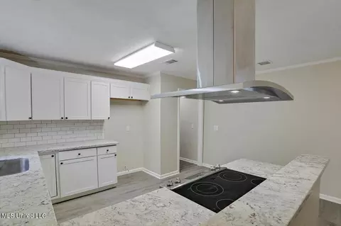 Kitchen - 1724 Plantation Blvd, Jackson, MS 39211 photo 3 of 3
