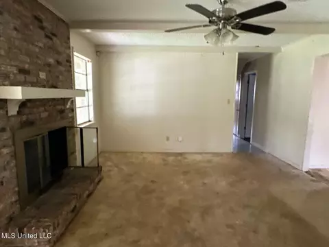 Living - 2064 Monaco St, Jackson, MS 39204 photo 1 of 5