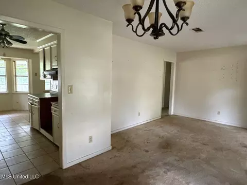 Living - 2064 Monaco St, Jackson, MS 39204 photo 2 of 5