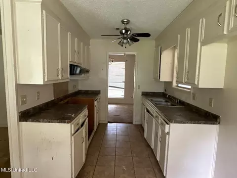 Entry Way - 2064 Monaco St, Jackson, MS 39204 photo 1 of 2